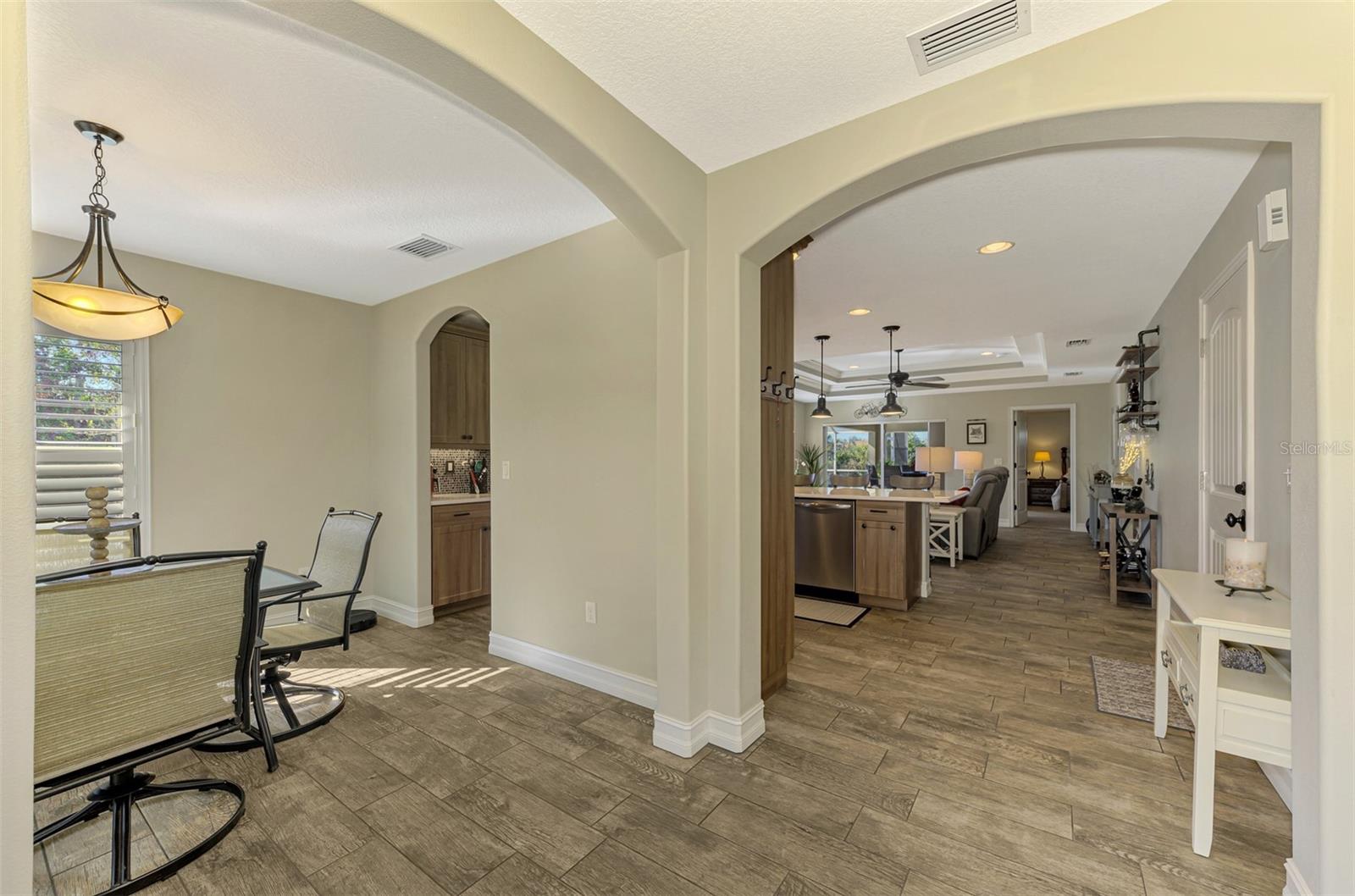 7027 MINEOLA RD, ENGLEWOOD, FL, 34224