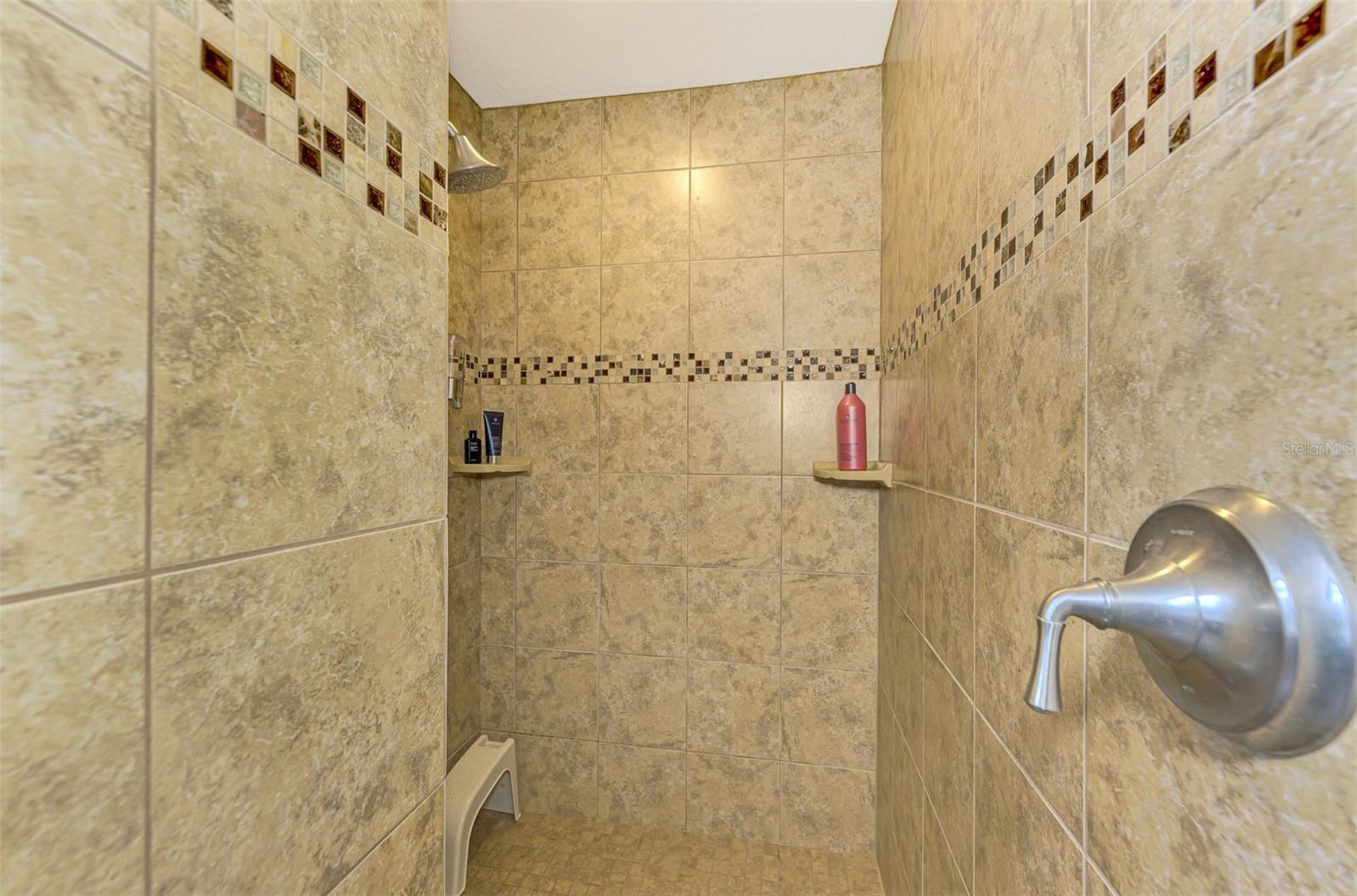 7027 MINEOLA RD, ENGLEWOOD, FL, 34224