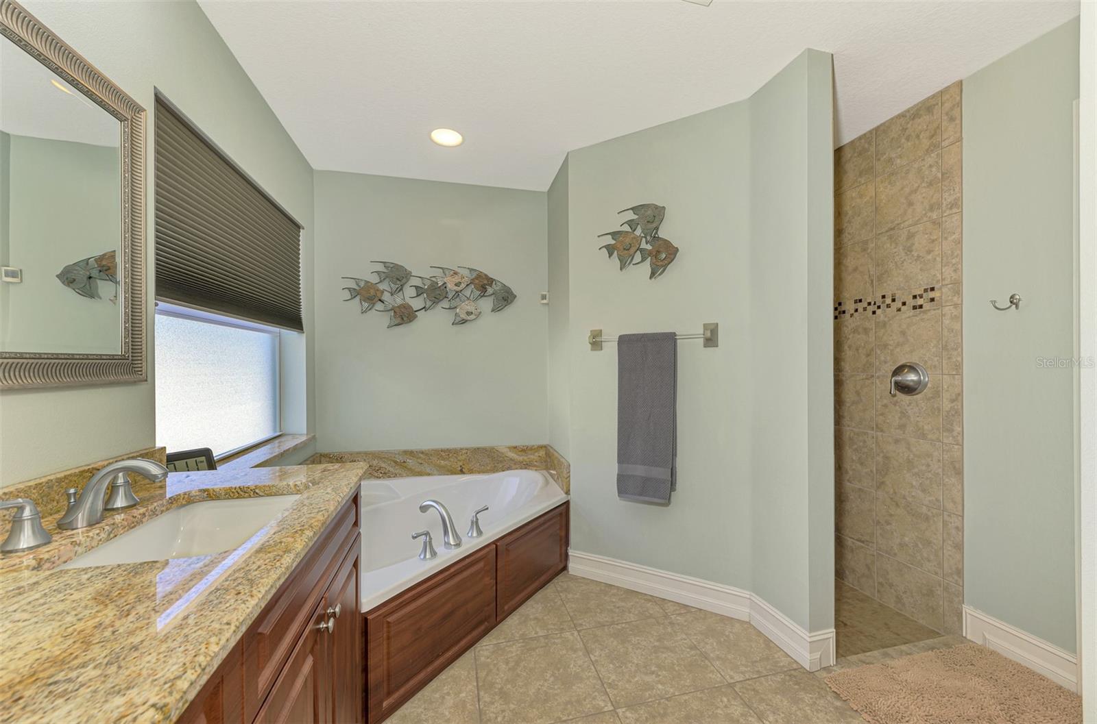 7027 MINEOLA RD, ENGLEWOOD, FL, 34224