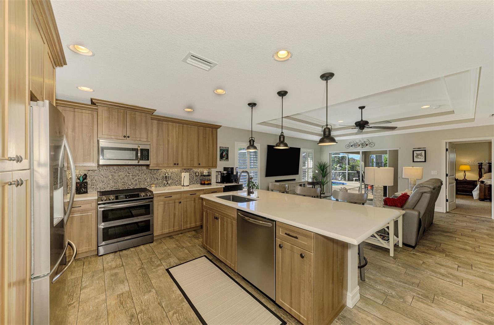 7027 MINEOLA RD, ENGLEWOOD, FL, 34224