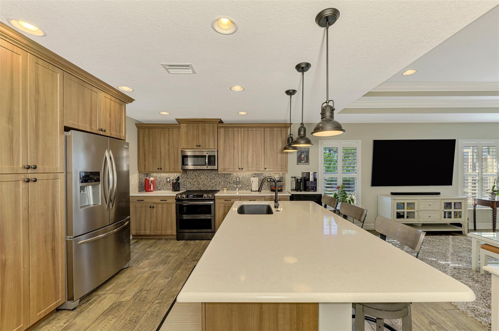 7027 MINEOLA RD, ENGLEWOOD, FL, 34224