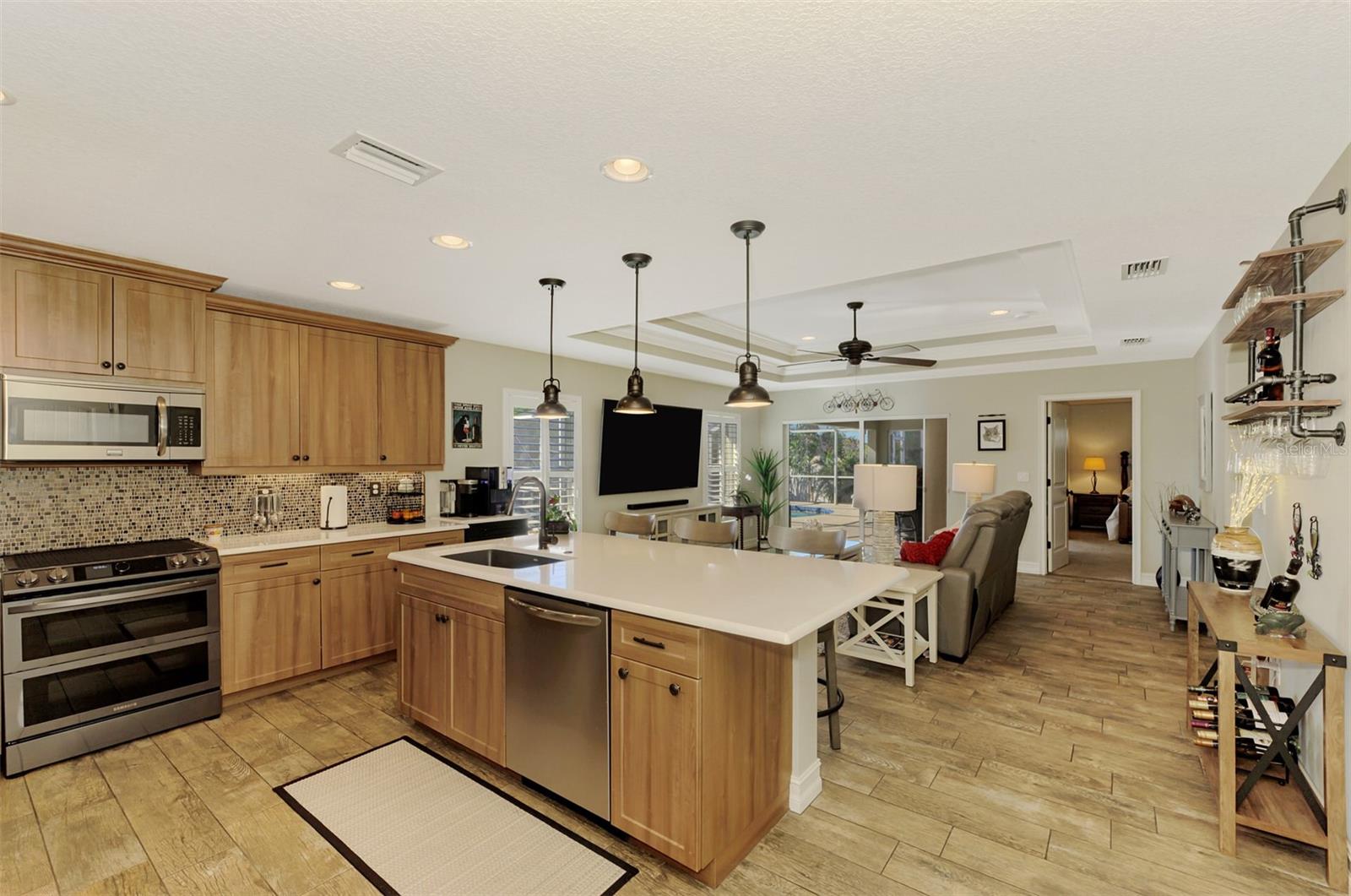7027 MINEOLA RD, ENGLEWOOD, FL, 34224