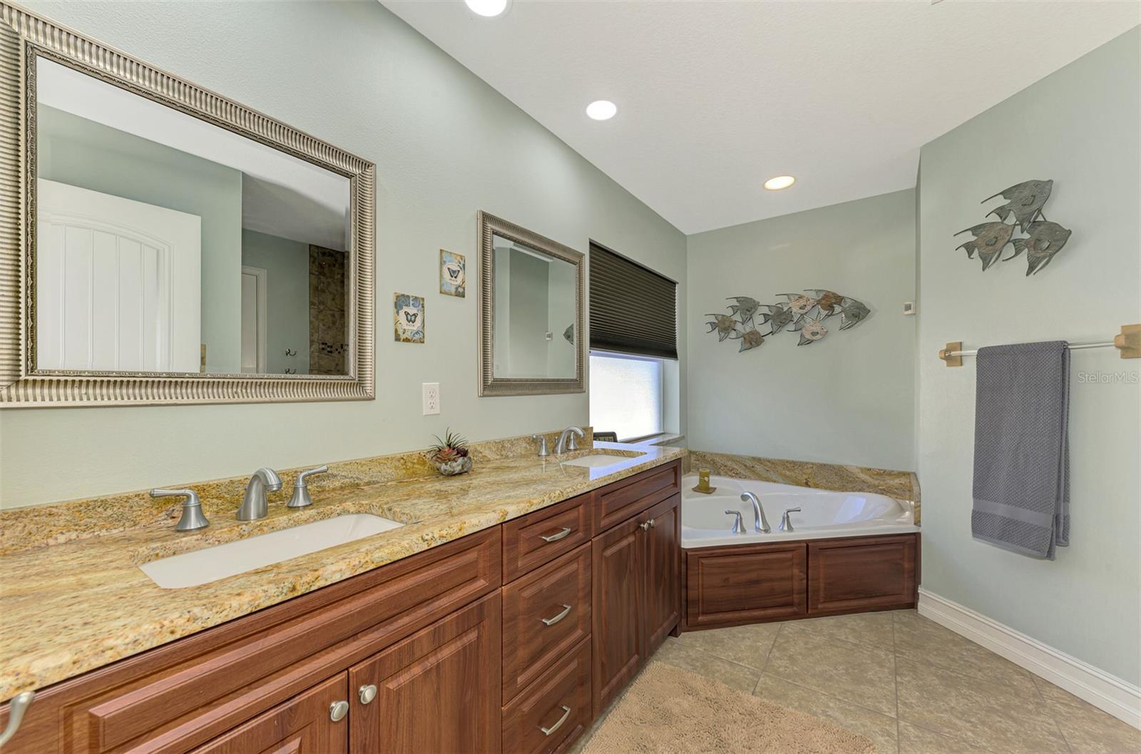 7027 MINEOLA RD, ENGLEWOOD, FL, 34224