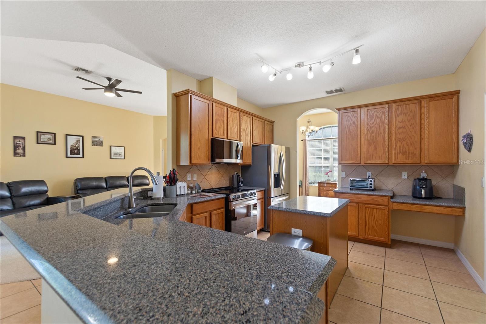 2521 LAUREL BLOSSOM CIR, OCOEE, FL, 34761