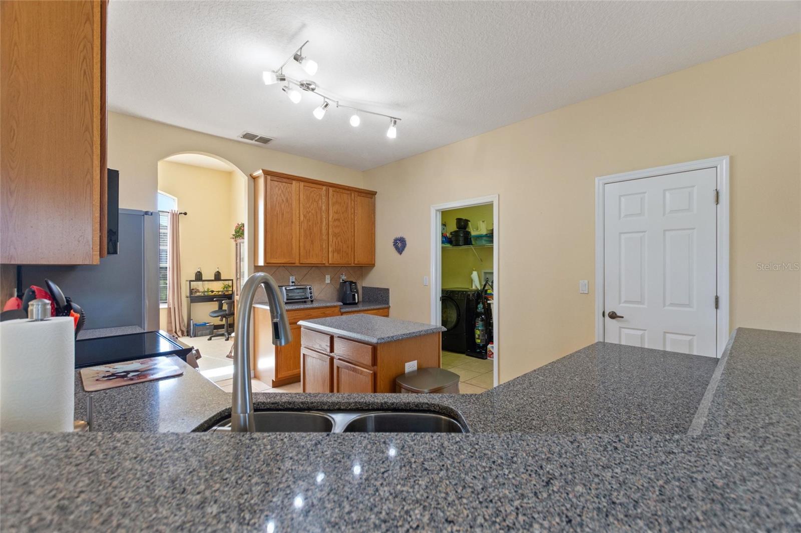 2521 LAUREL BLOSSOM CIR, OCOEE, FL, 34761