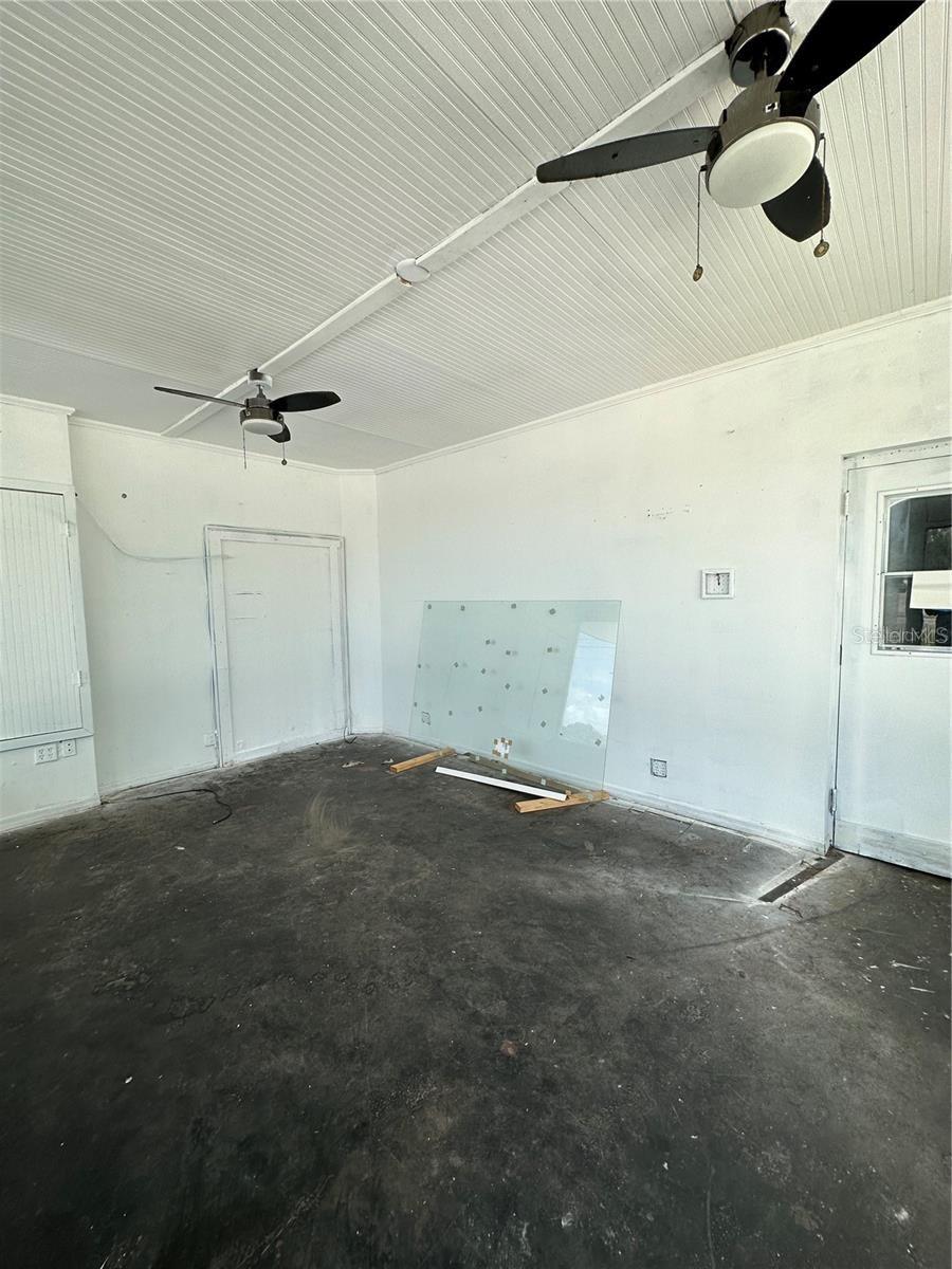 1502 E COLUMBUS DR, TAMPA, FL, 33605