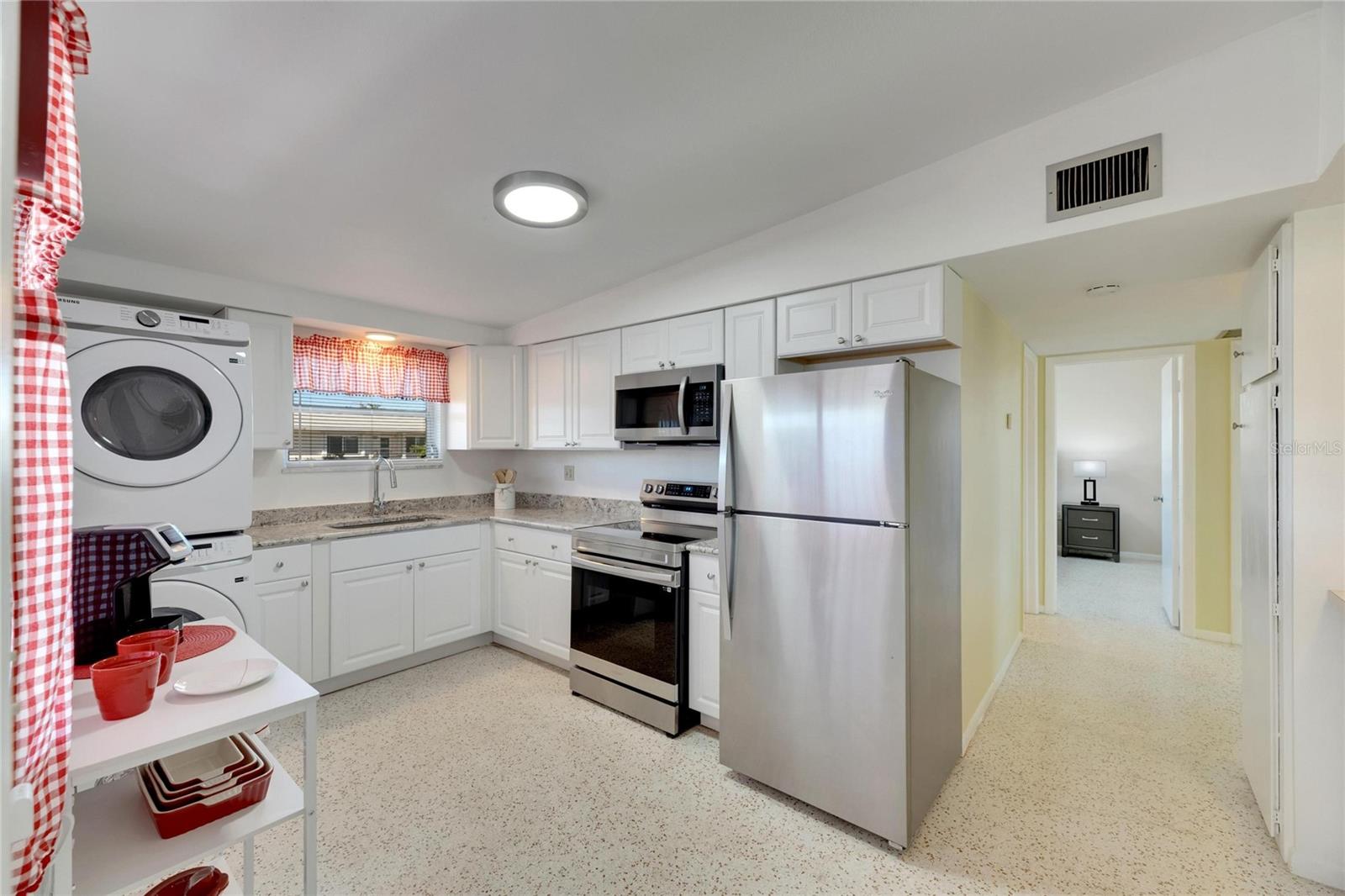 805 AUGUSTA DR, SUN CITY CENTER, FL, 33573