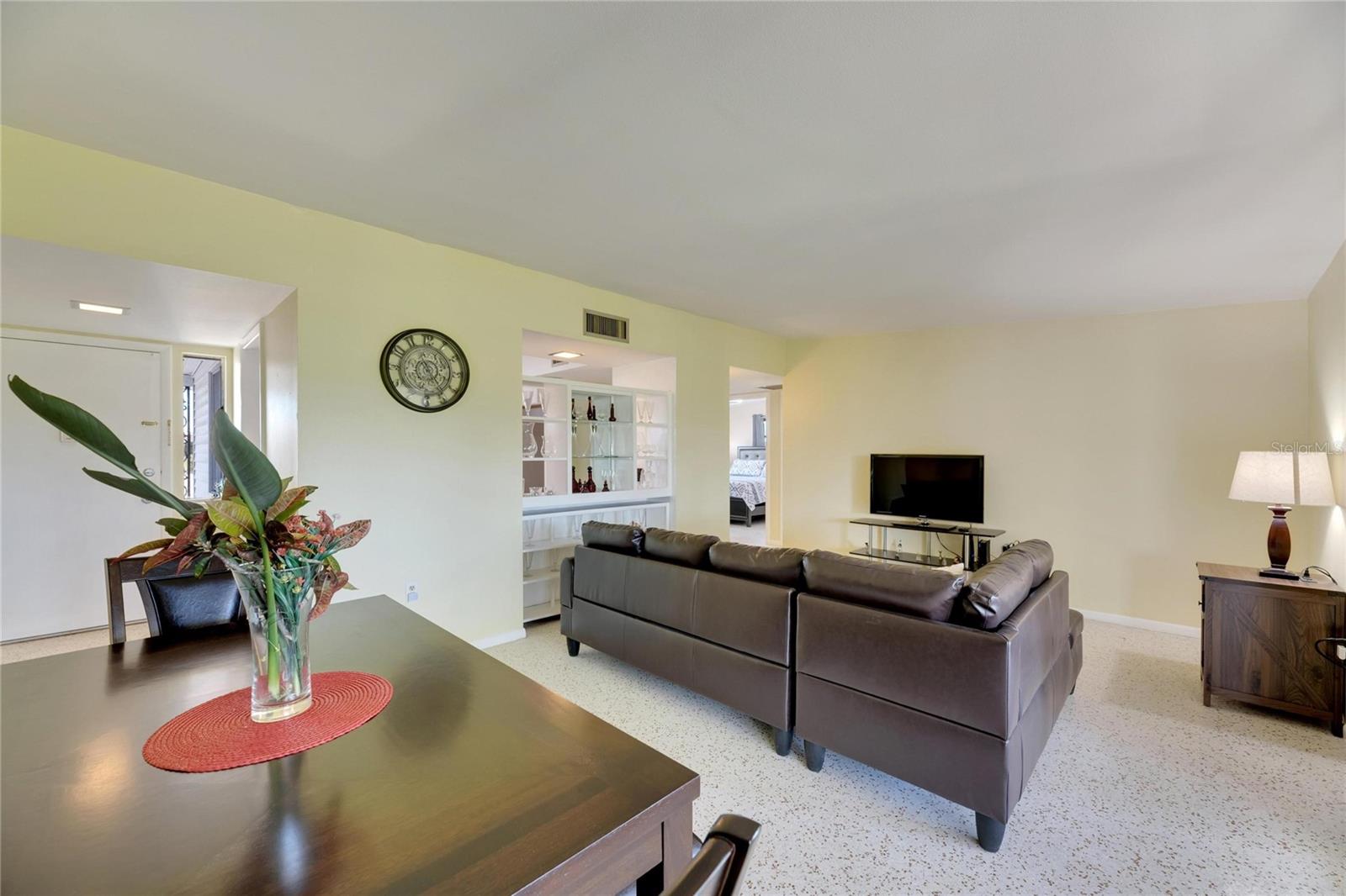 805 AUGUSTA DR, SUN CITY CENTER, FL, 33573