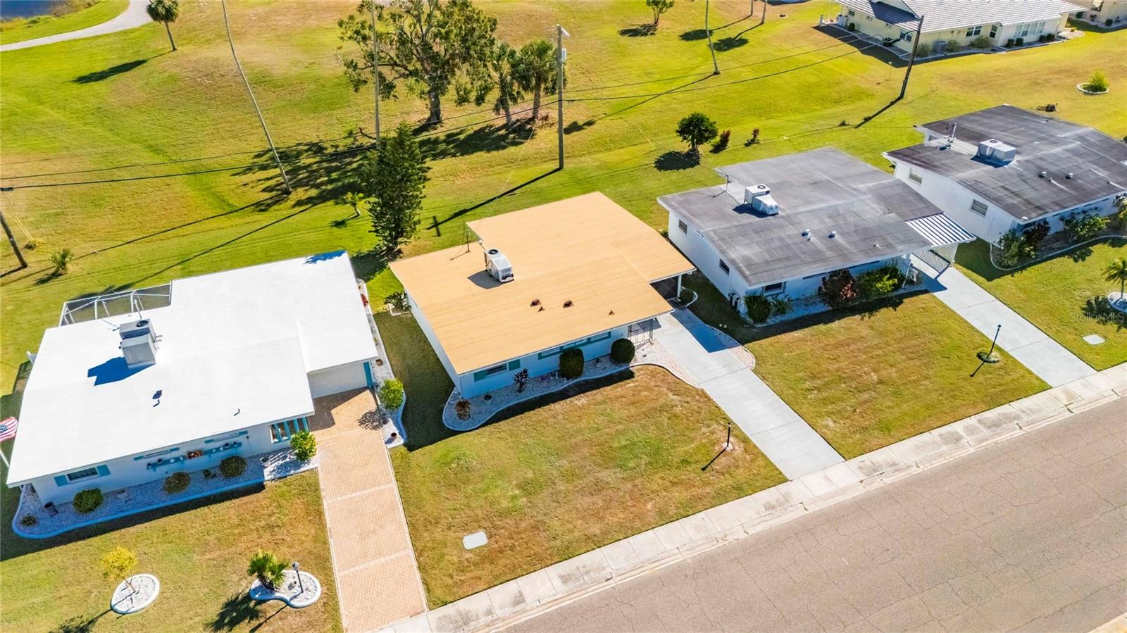 805 AUGUSTA DR, SUN CITY CENTER, FL, 33573