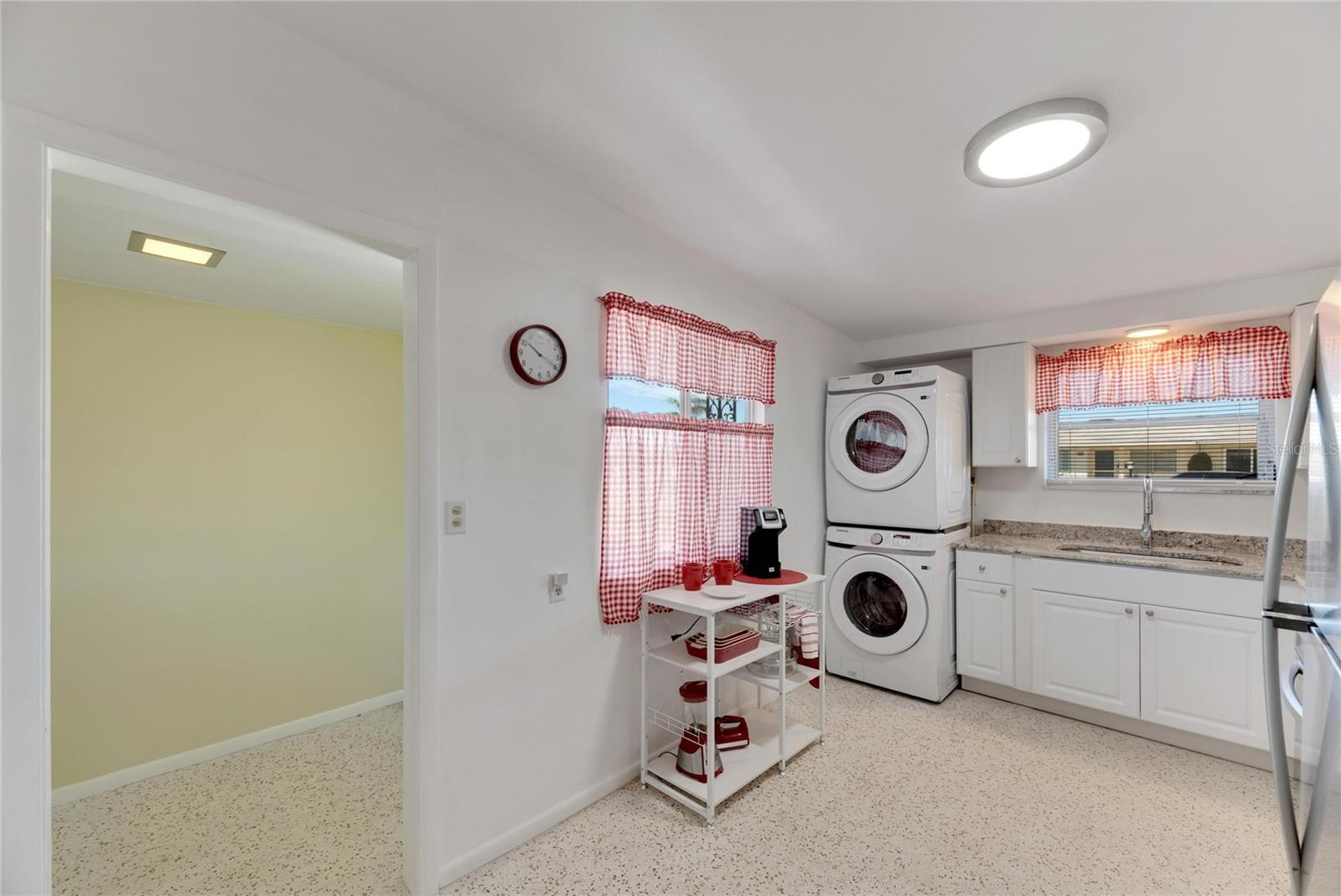 805 AUGUSTA DR, SUN CITY CENTER, FL, 33573