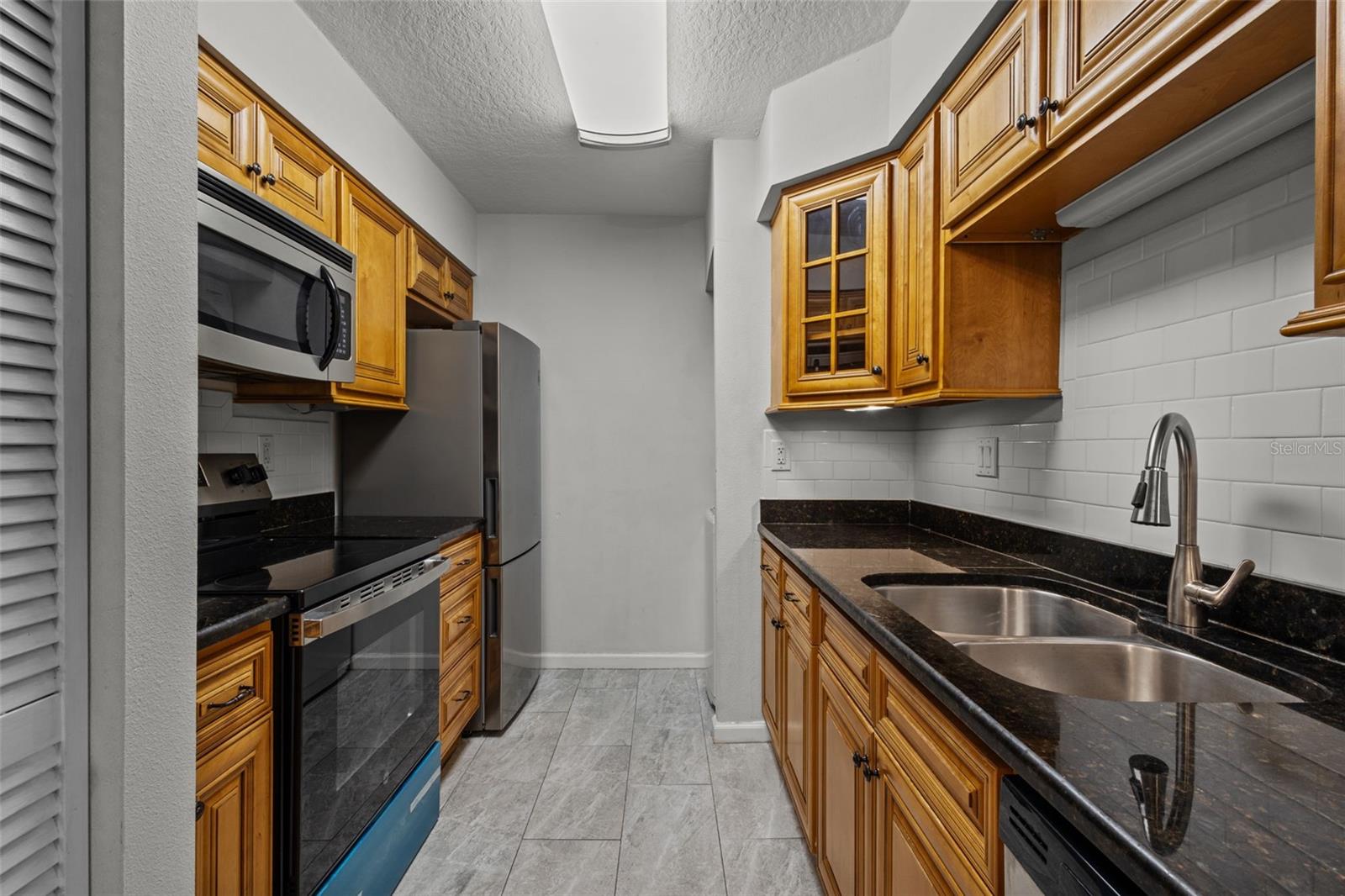 13608 S VILLAGE DR #6105, TAMPA, FL, 33618