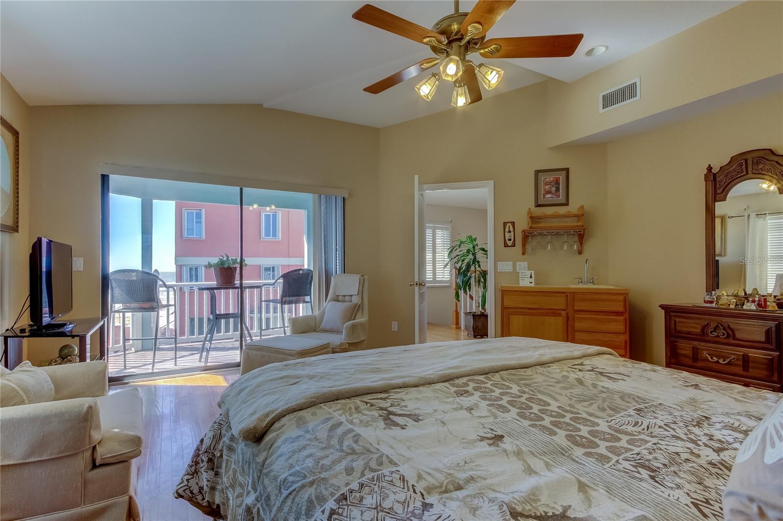 113 176TH AVE W, REDINGTON SHORES, FL, 33708