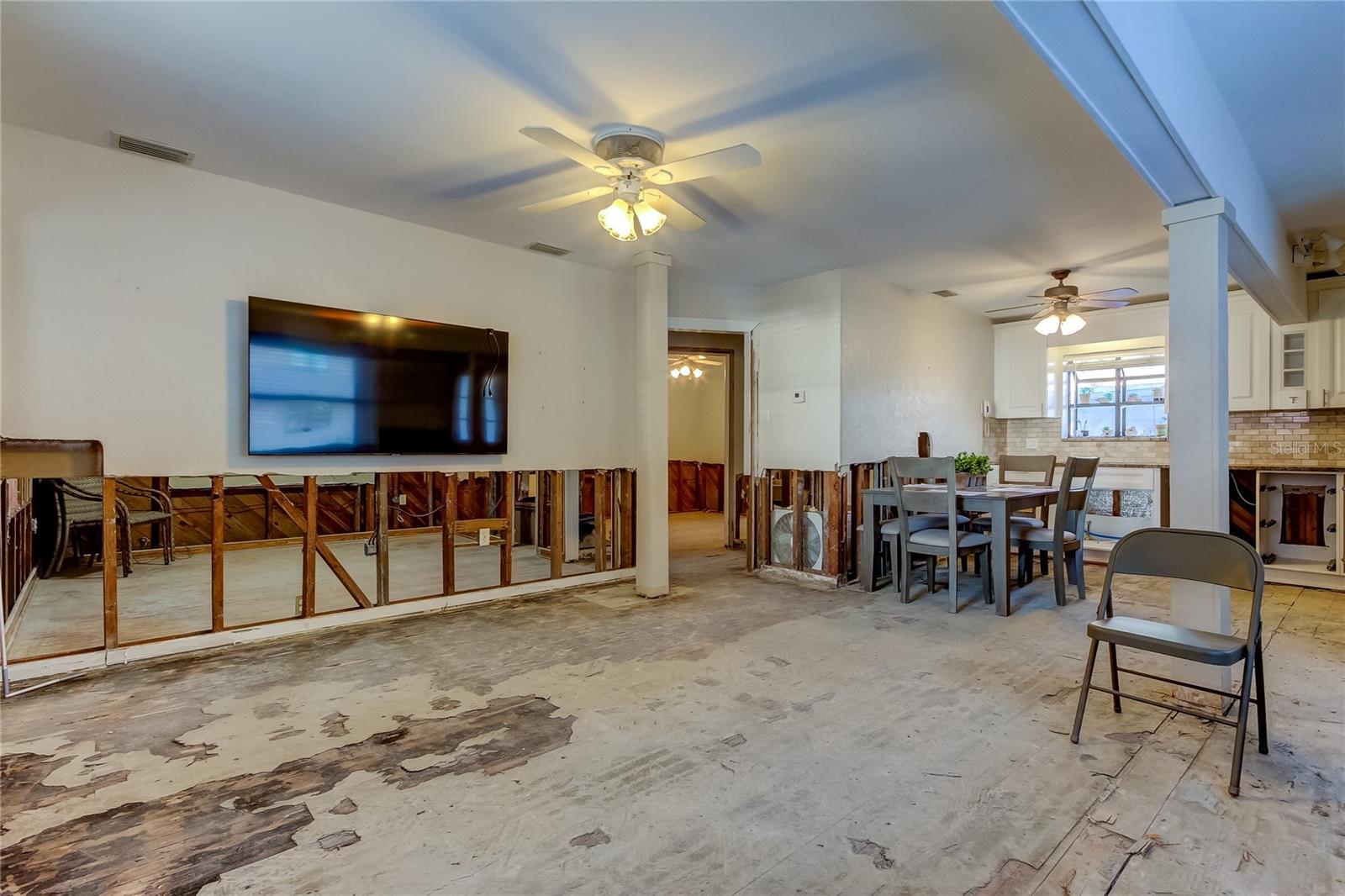 113 176TH AVE W, REDINGTON SHORES, FL, 33708