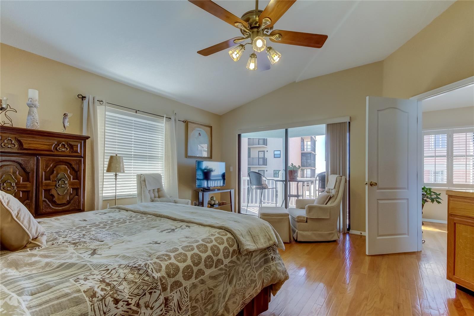 113 176TH AVE W, REDINGTON SHORES, FL, 33708