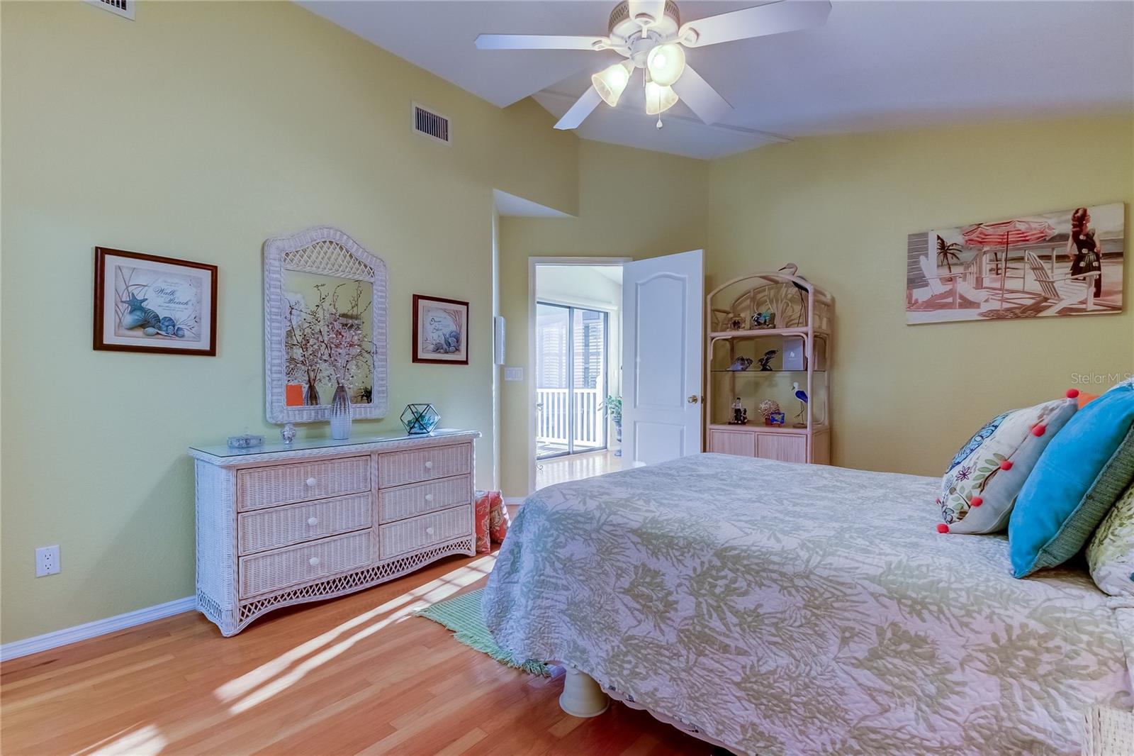 113 176TH AVE W, REDINGTON SHORES, FL, 33708