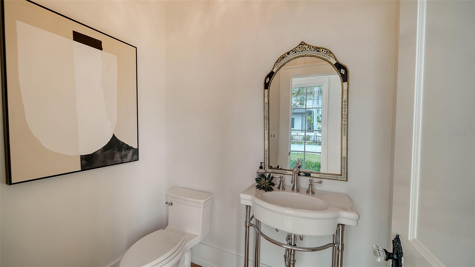 1682 HAWTHORNE ST, SARASOTA, FL, 34239