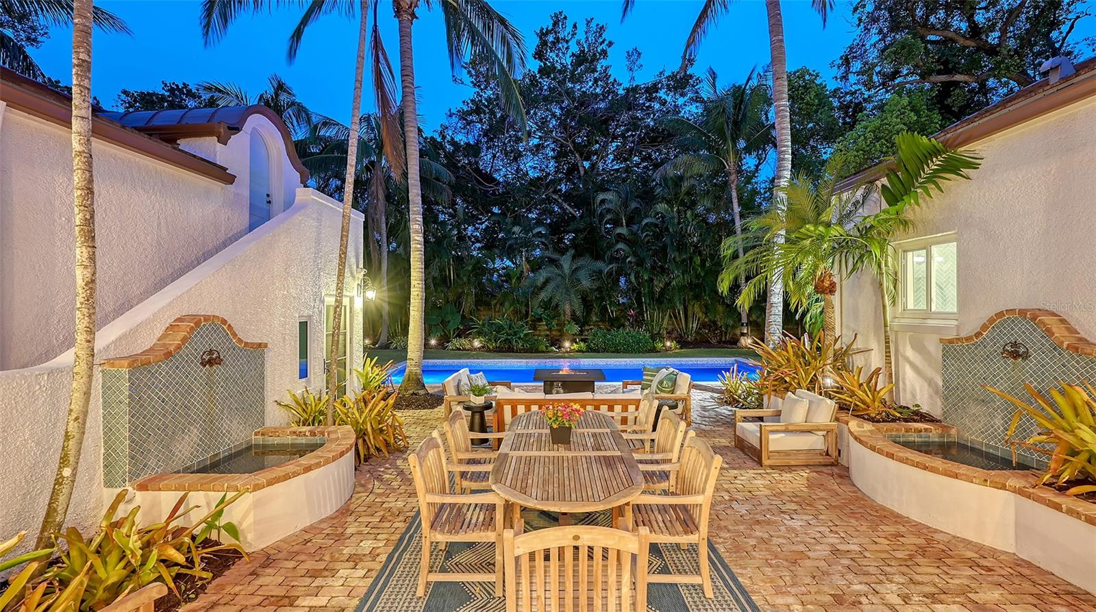 1682 HAWTHORNE ST, SARASOTA, FL, 34239
