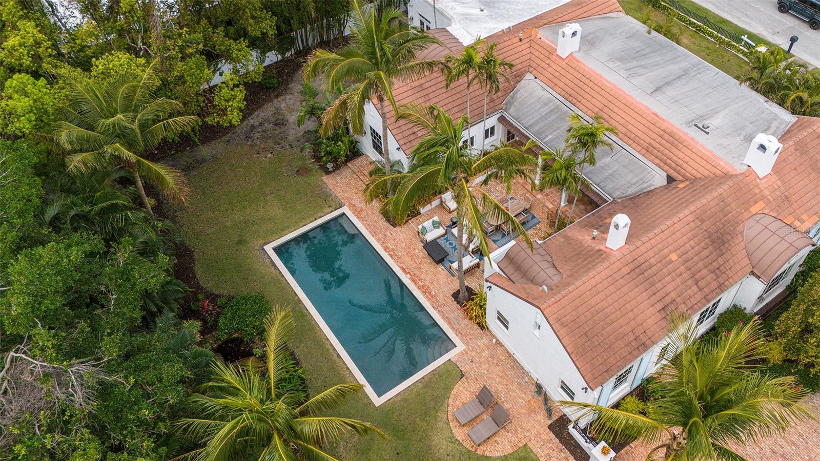 1682 HAWTHORNE ST, SARASOTA, FL, 34239