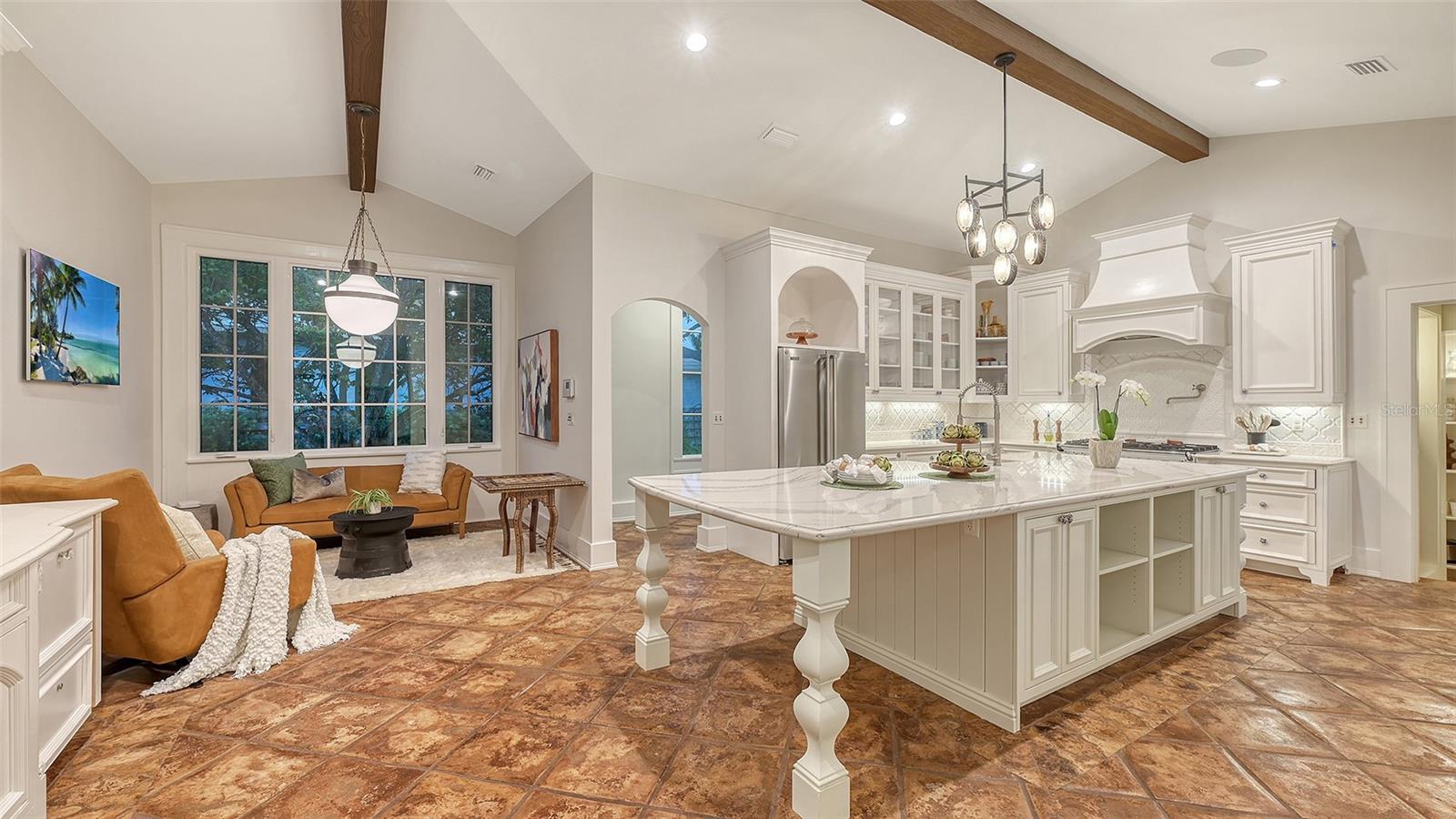 1682 HAWTHORNE ST, SARASOTA, FL, 34239