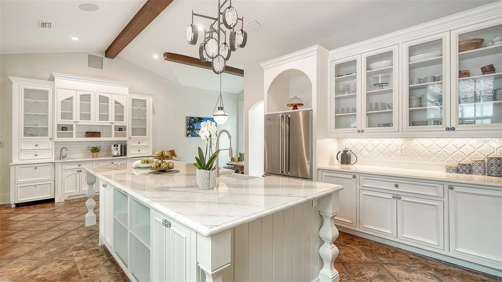 1682 HAWTHORNE ST, SARASOTA, FL, 34239