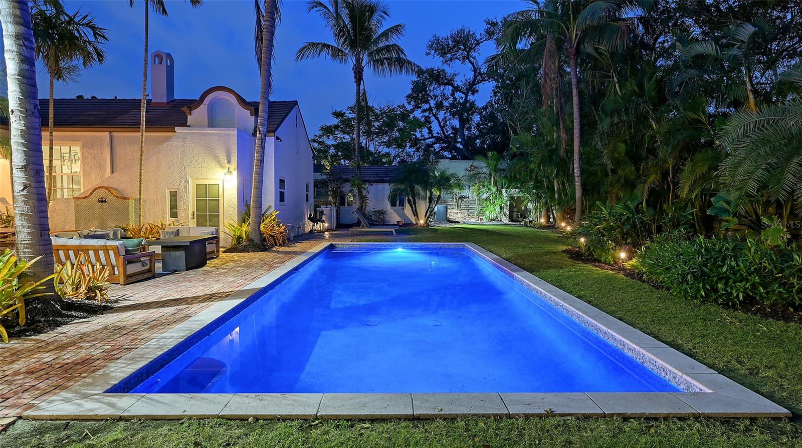 1682 HAWTHORNE ST, SARASOTA, FL, 34239