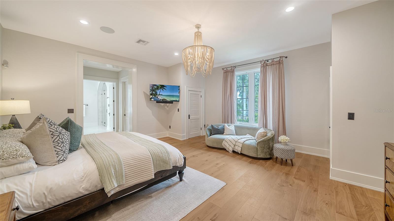 1682 HAWTHORNE ST, SARASOTA, FL, 34239