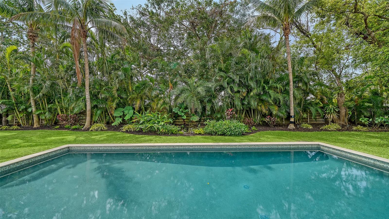 1682 HAWTHORNE ST, SARASOTA, FL, 34239