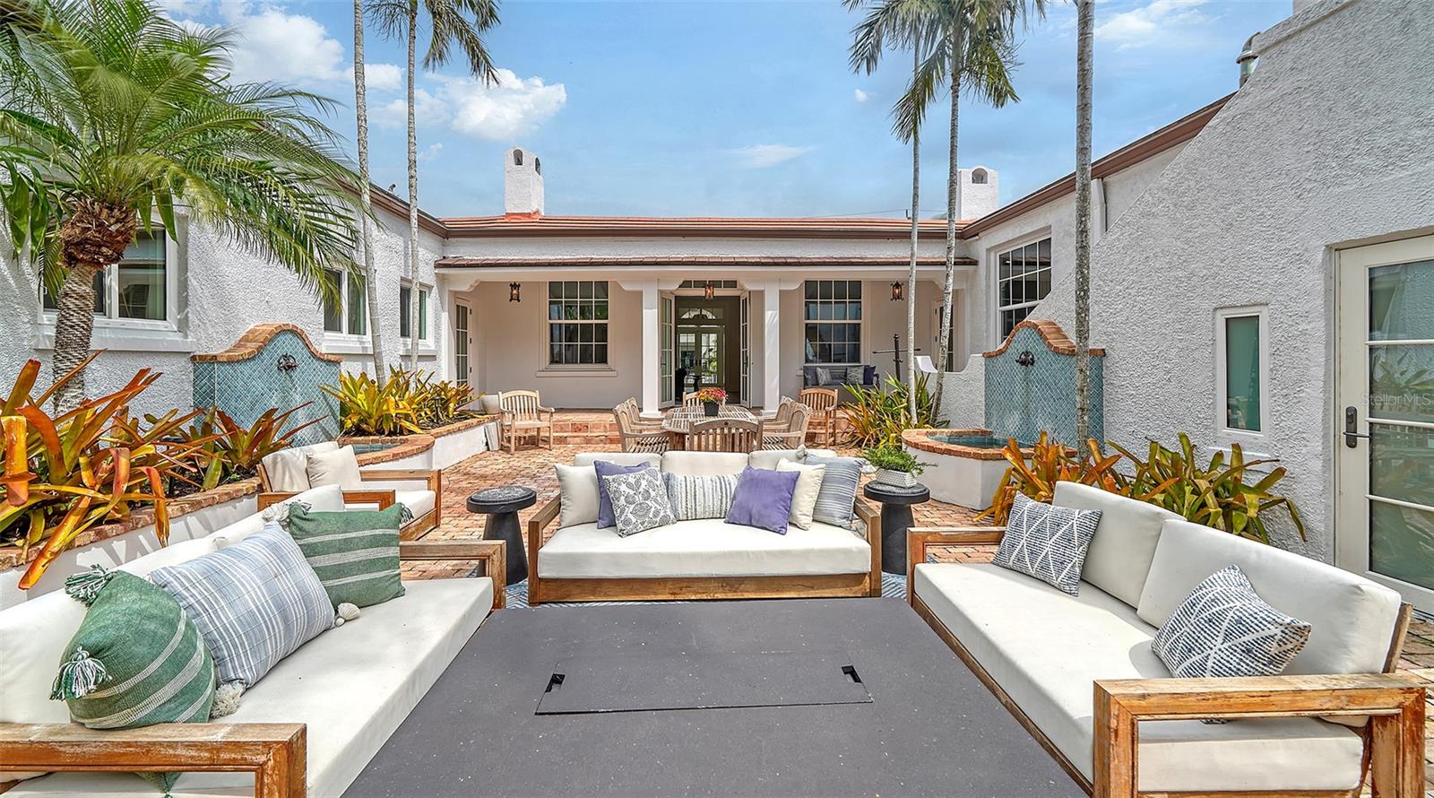 1682 HAWTHORNE ST, SARASOTA, FL, 34239