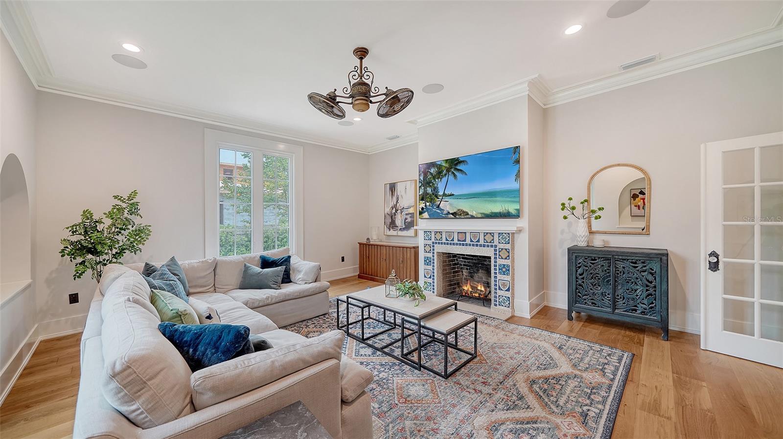 1682 HAWTHORNE ST, SARASOTA, FL, 34239