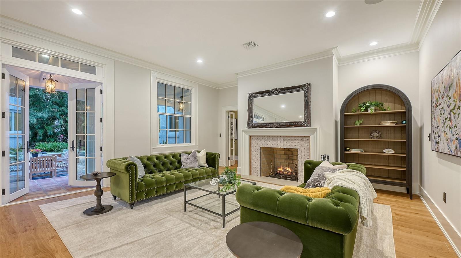 1682 HAWTHORNE ST, SARASOTA, FL, 34239