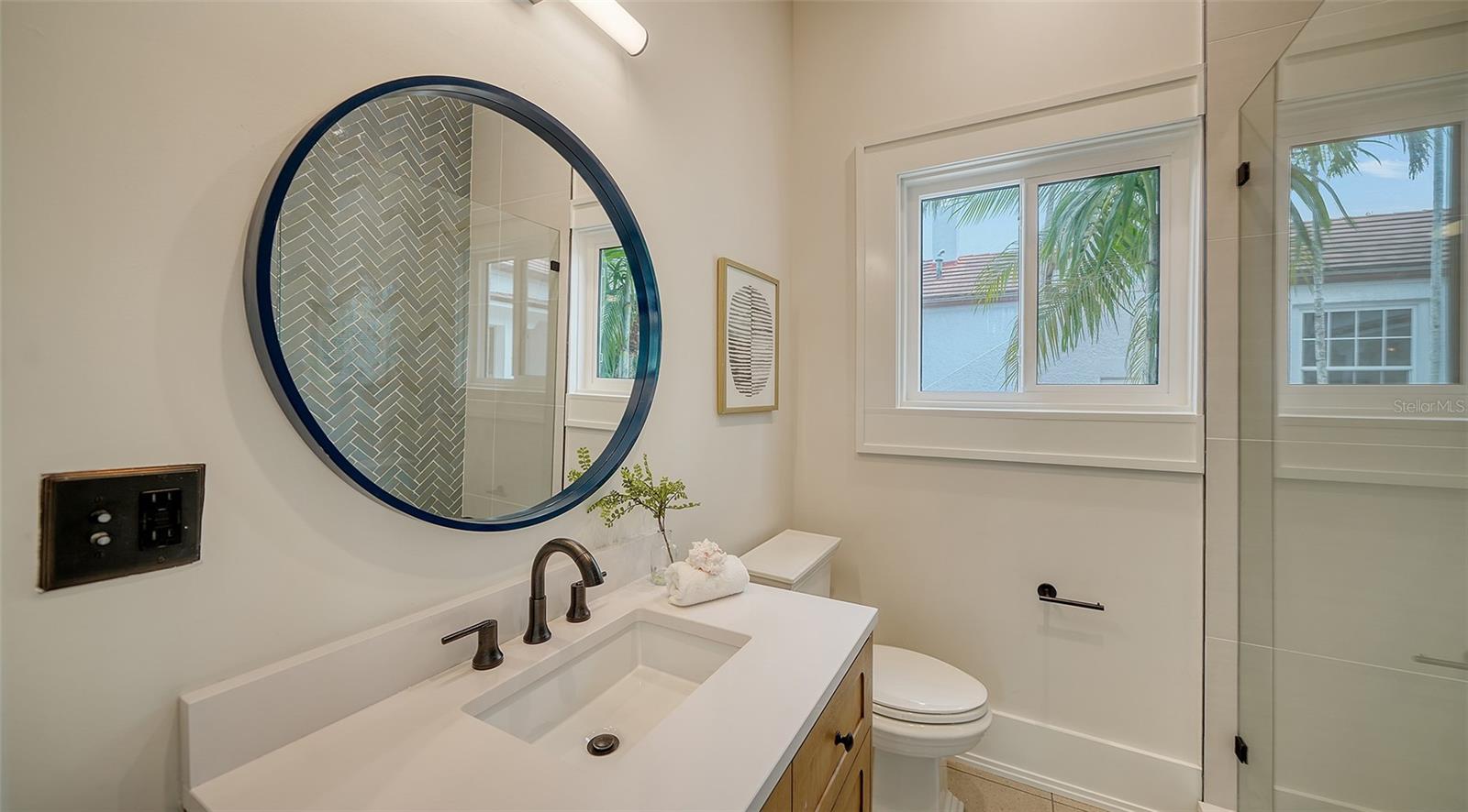 1682 HAWTHORNE ST, SARASOTA, FL, 34239