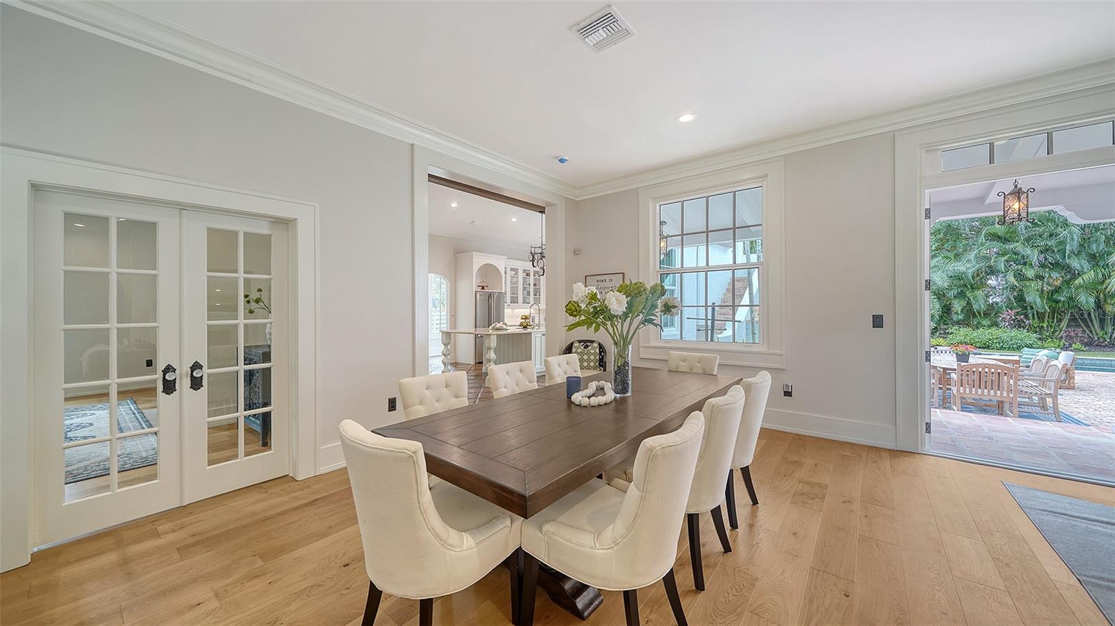 1682 HAWTHORNE ST, SARASOTA, FL, 34239