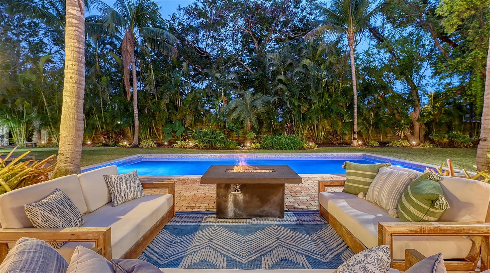 1682 HAWTHORNE ST, SARASOTA, FL, 34239