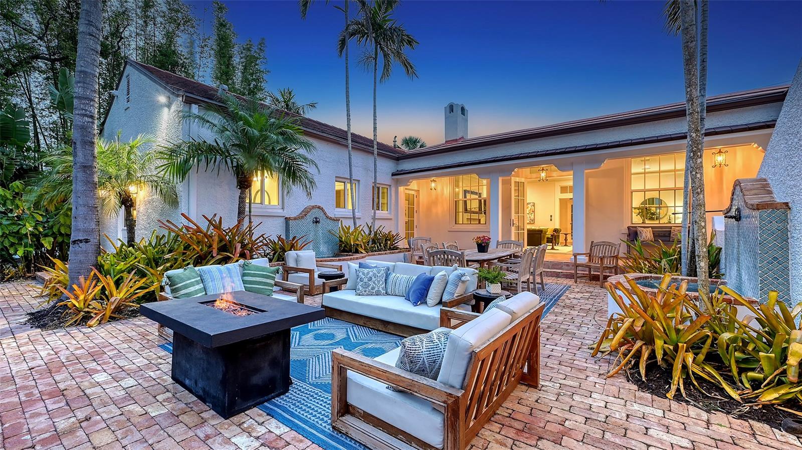1682 HAWTHORNE ST, SARASOTA, FL, 34239