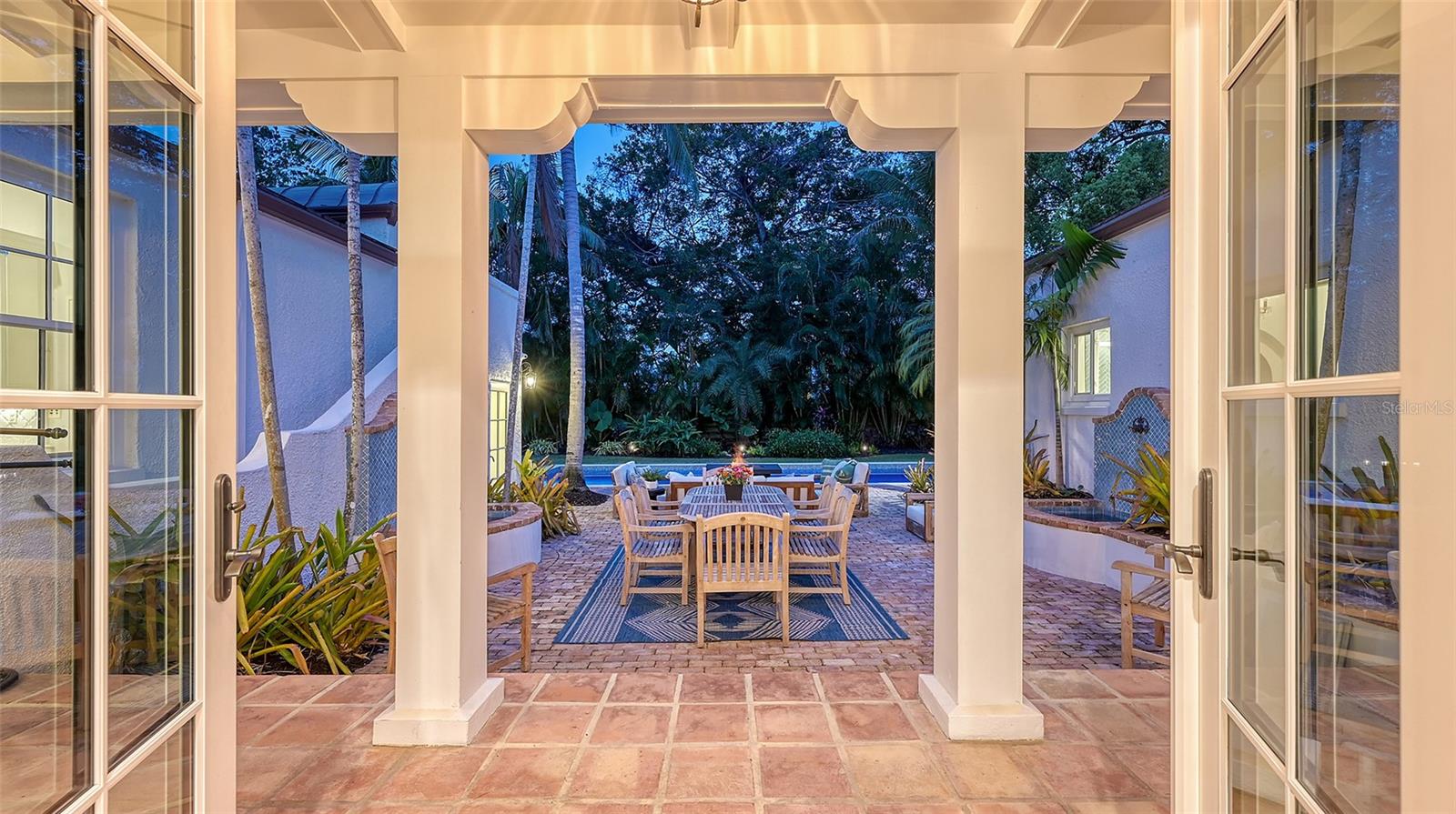 1682 HAWTHORNE ST, SARASOTA, FL, 34239