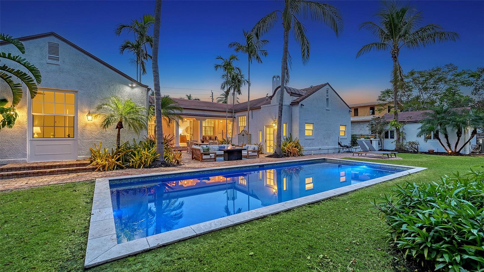 1682 HAWTHORNE ST, SARASOTA, FL, 34239