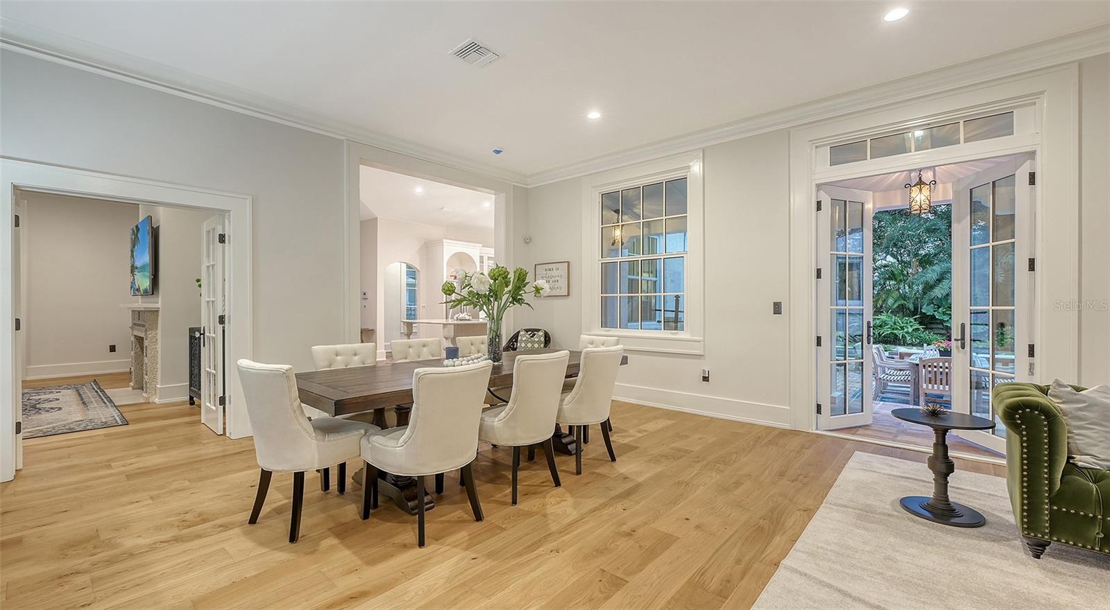 1682 HAWTHORNE ST, SARASOTA, FL, 34239