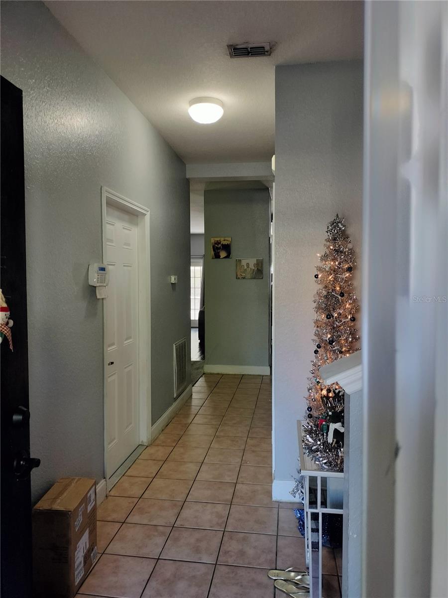 8003 BALLY MONEY RD, TAMPA, FL, 33610