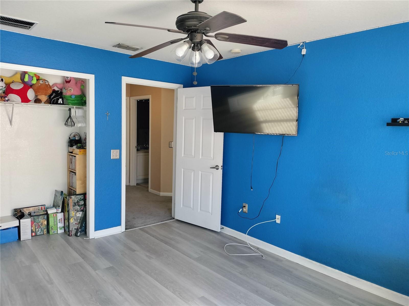 8003 BALLY MONEY RD, TAMPA, FL, 33610