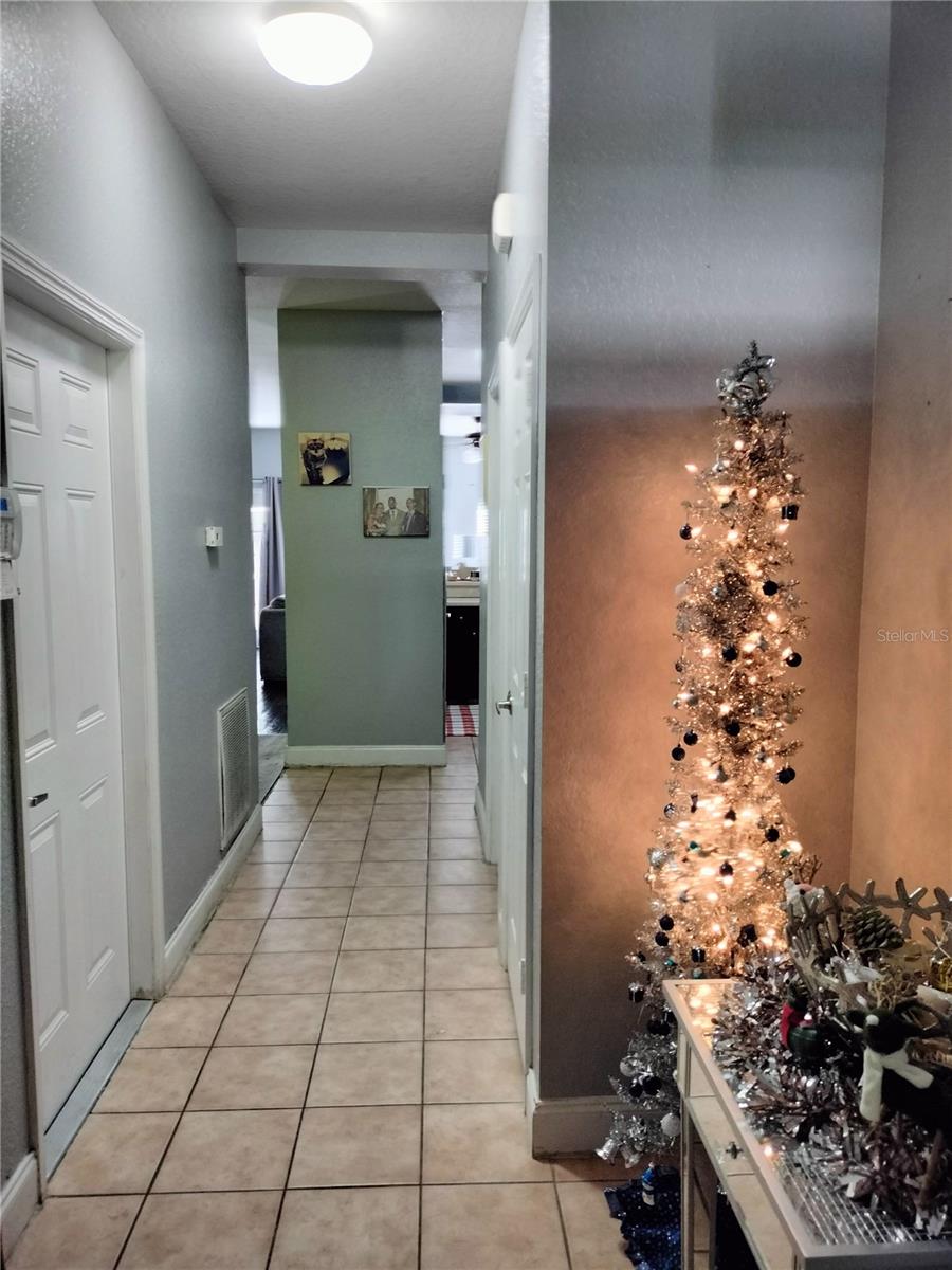 8003 BALLY MONEY RD, TAMPA, FL, 33610
