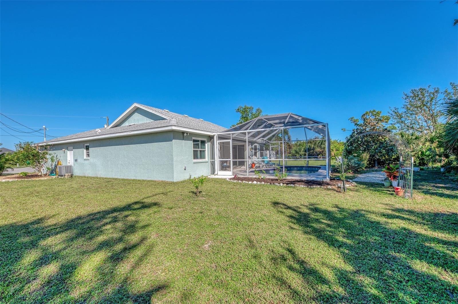 143 SWAN DR, ROTONDA WEST, FL, 33947