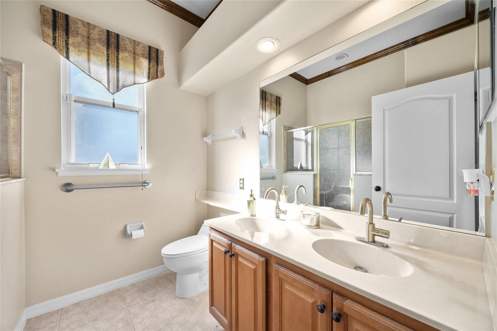 1011 JOHNS COVE LN, OAKLAND, FL, 34787