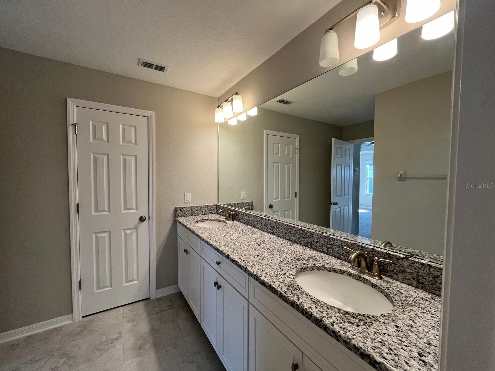 9324 CRESCENT RAY DR, WESLEY CHAPEL, FL, 33545