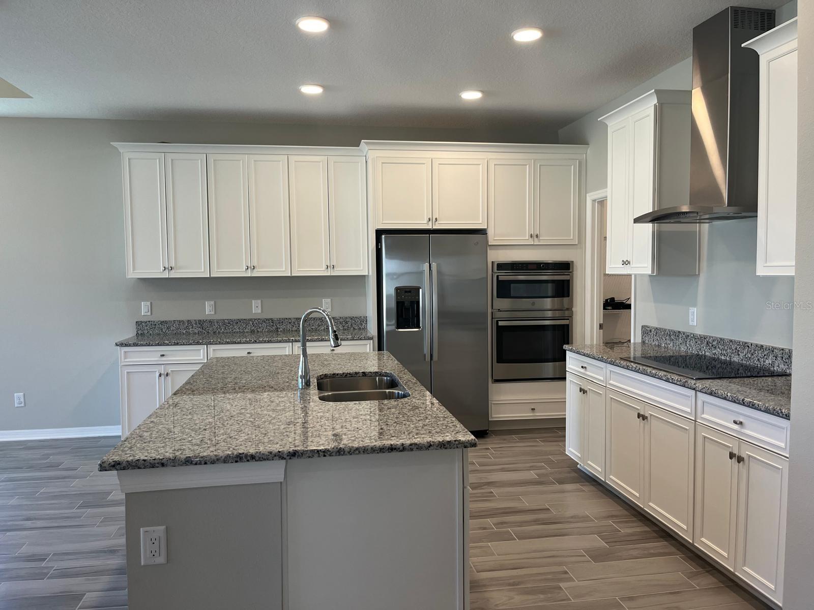 9324 CRESCENT RAY DR, WESLEY CHAPEL, FL, 33545