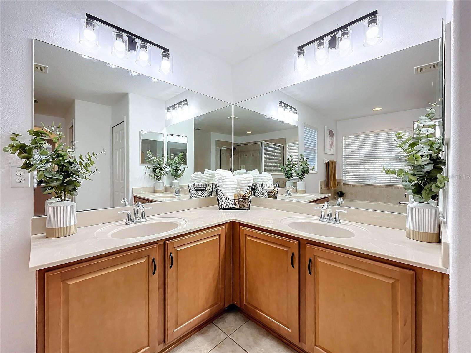 10542 CORAL KEY AVE, TAMPA, FL, 33647