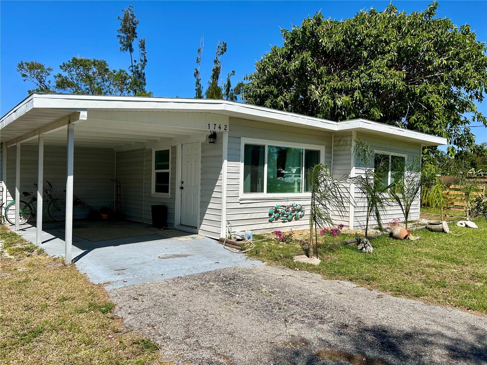 1742 MANGOE ST, PUNTA GORDA, FL, 33980