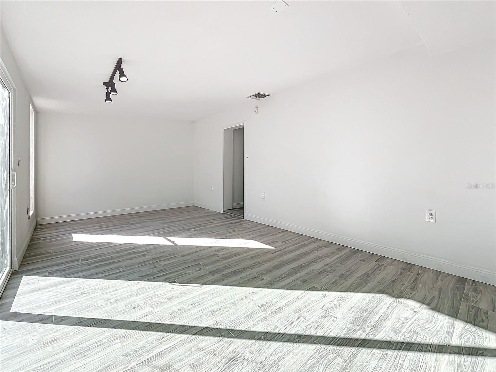5128 49TH AVE N, ST PETERSBURG, FL, 33709