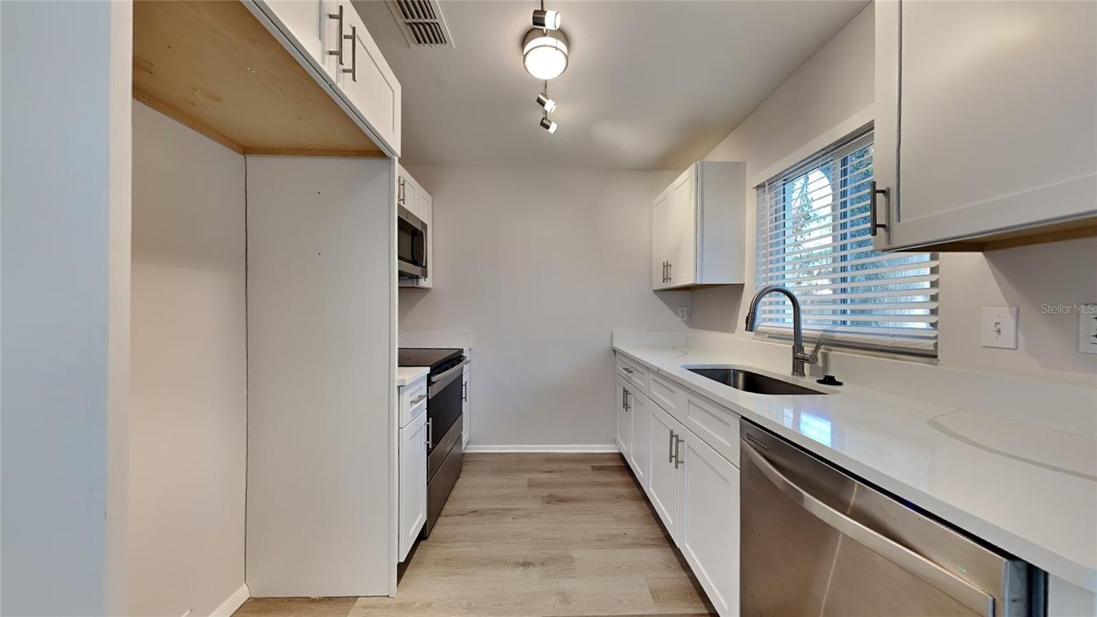 1821 ELAINE DR, CLEARWATER, FL, 33760