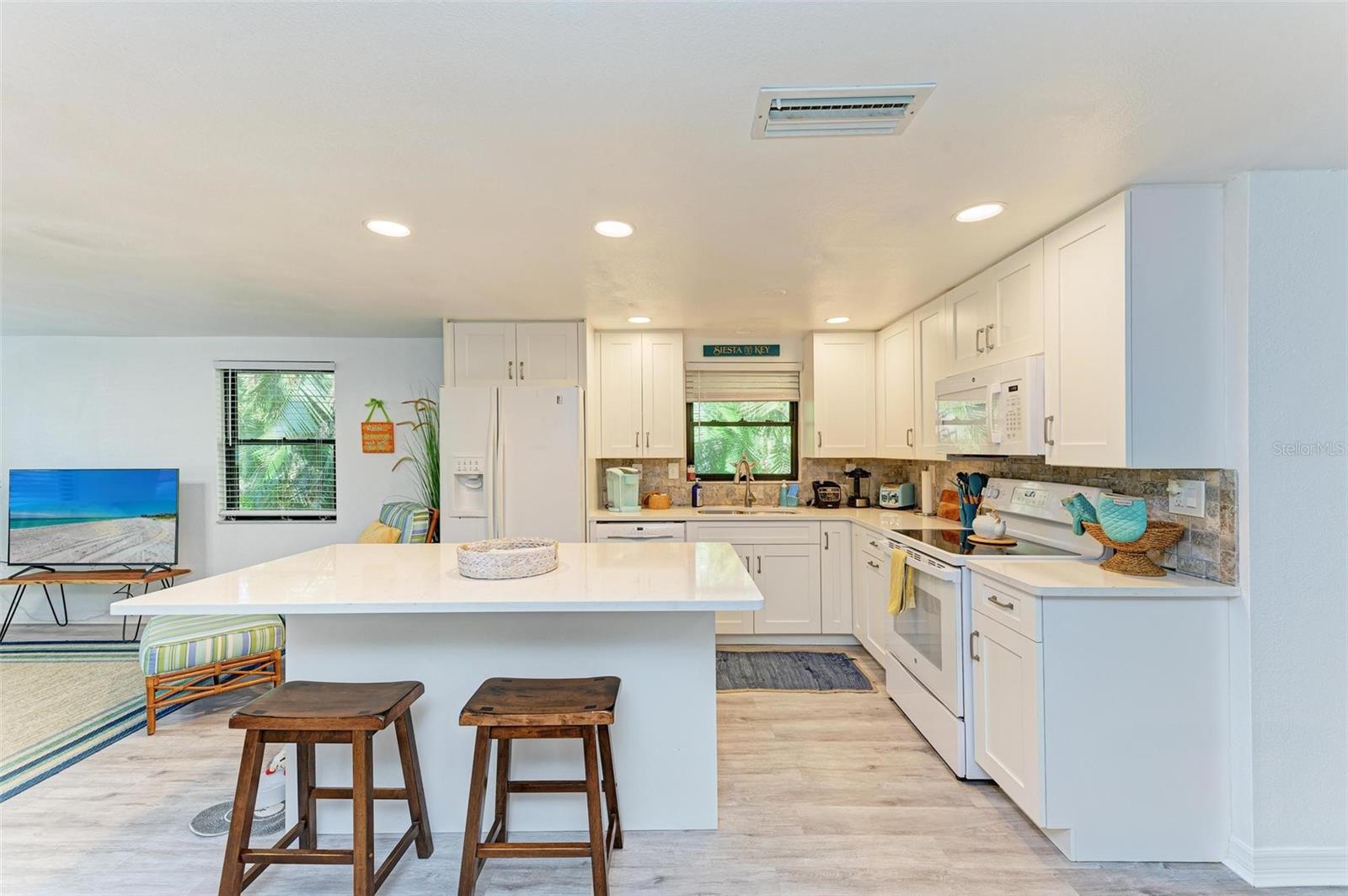 7795 WRIGHT AVE, SARASOTA, FL, 34231