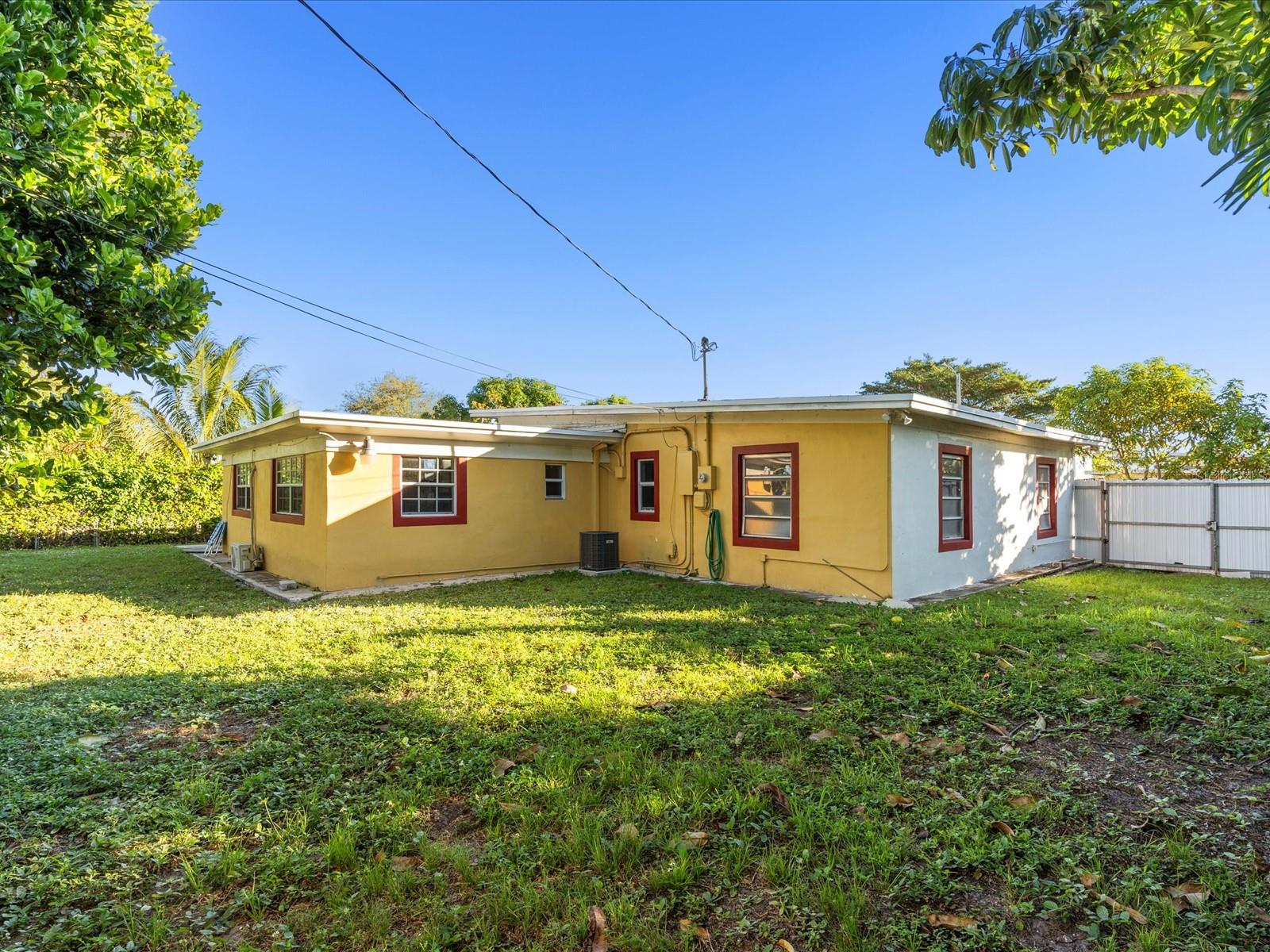 12450 NW 21ST PL, MIAMI, FL, 33167
